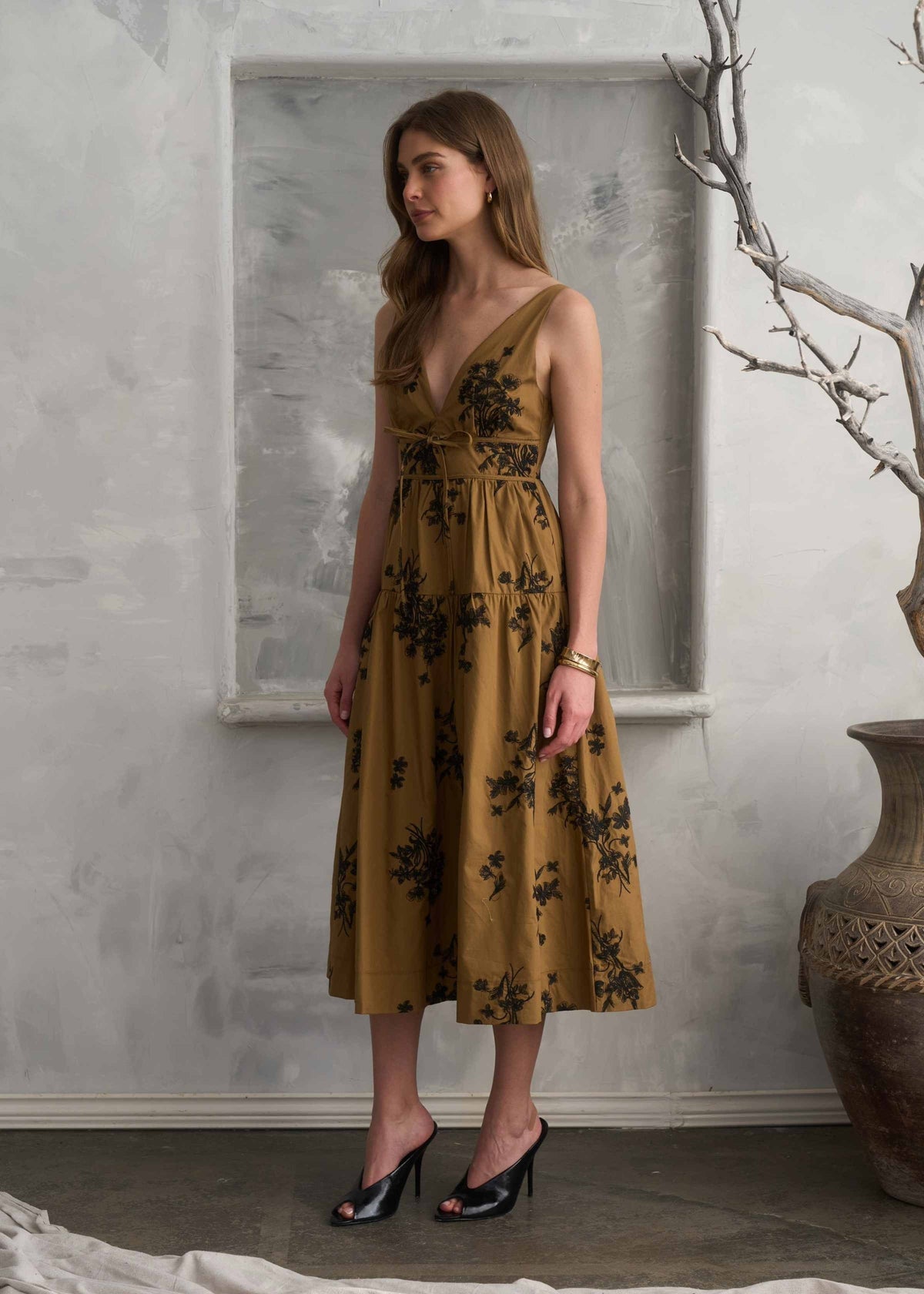 MANDY SLEEVELESS MIDI DRESS